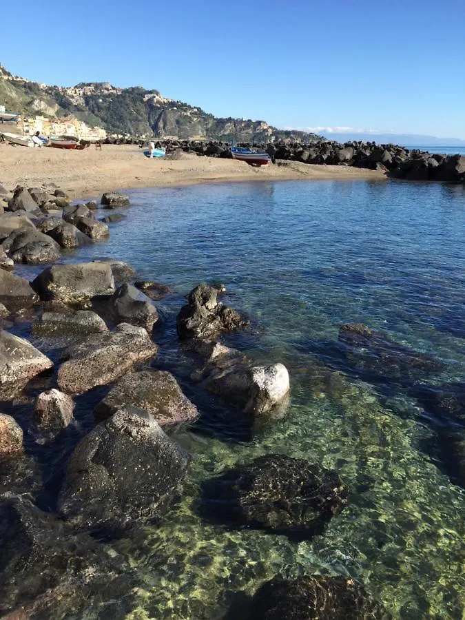 Cute Studio With Sea View Giardini Naxos
