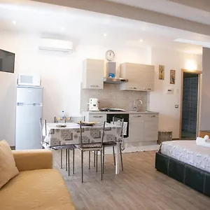 Casa vacanze Happy Naxos-taormina, Giardini Naxos